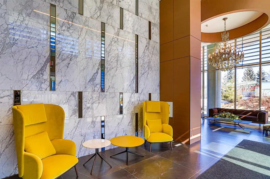738 1 Avenue SW, #302
