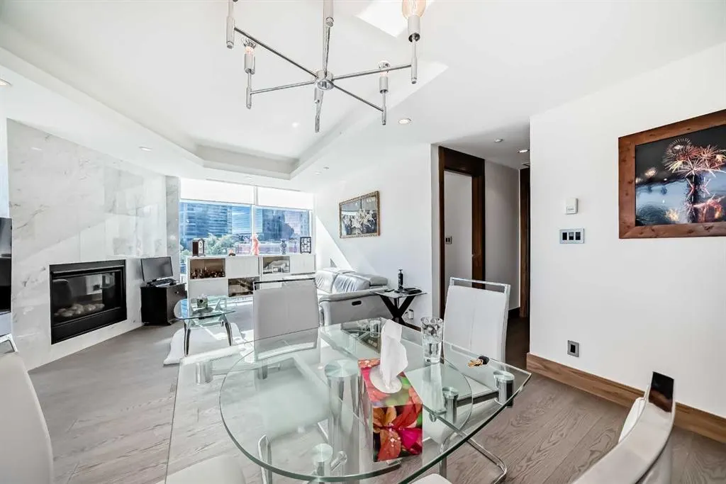 738 1 Avenue SW, #302