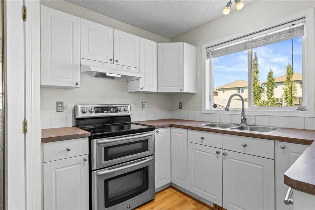 911 Arbour Lake Road NW