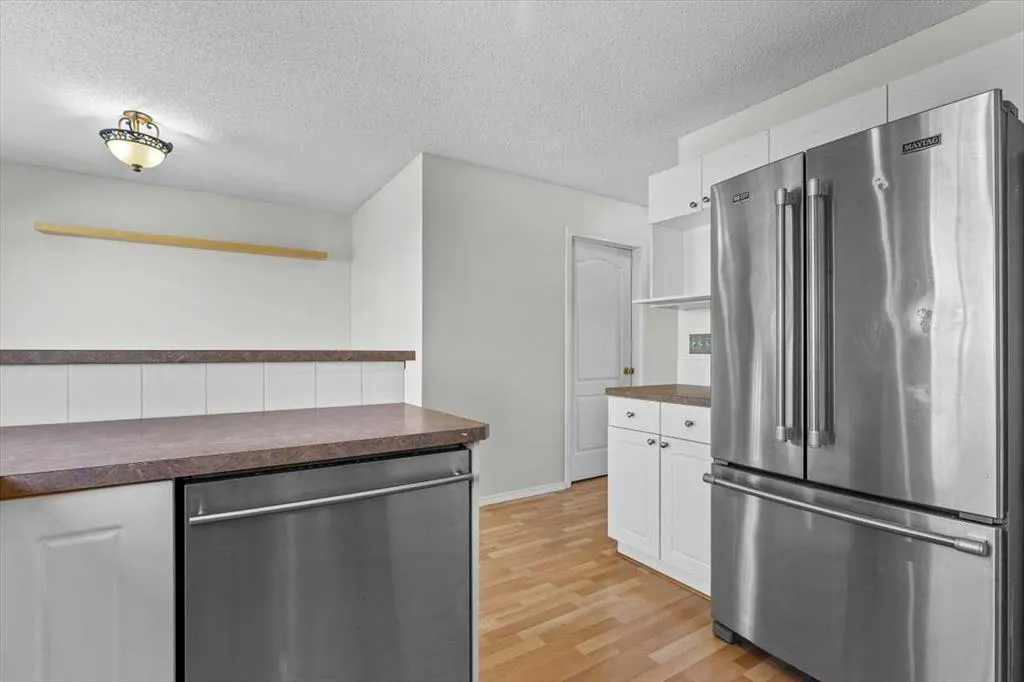 911 Arbour Lake Road NW