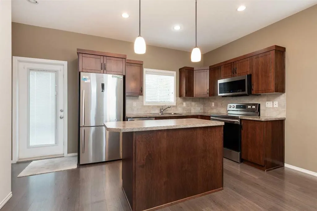 256 Sunridge Road W