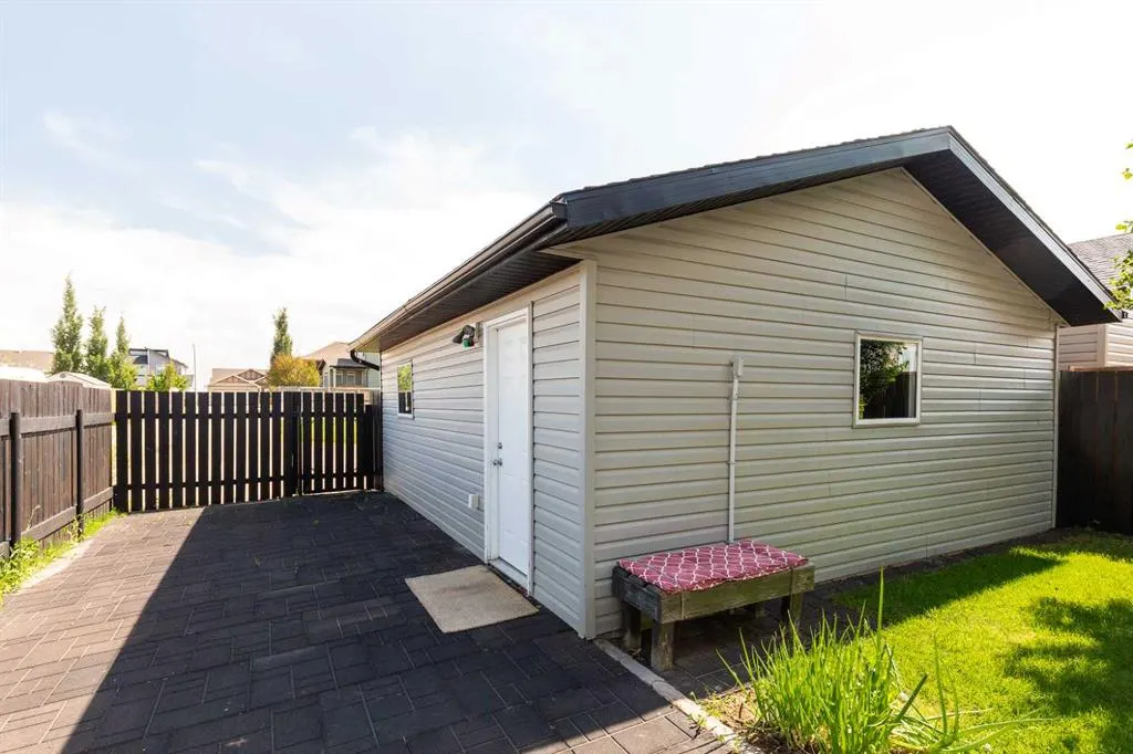 256 Sunridge Road W