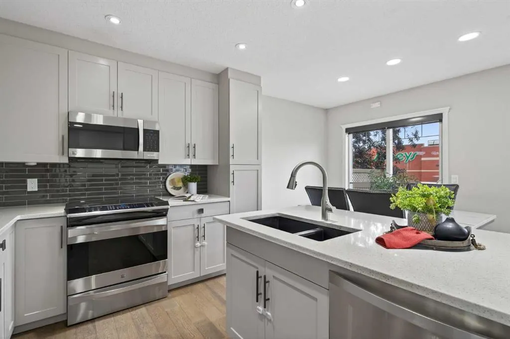 102 Canoe Square SW, #21