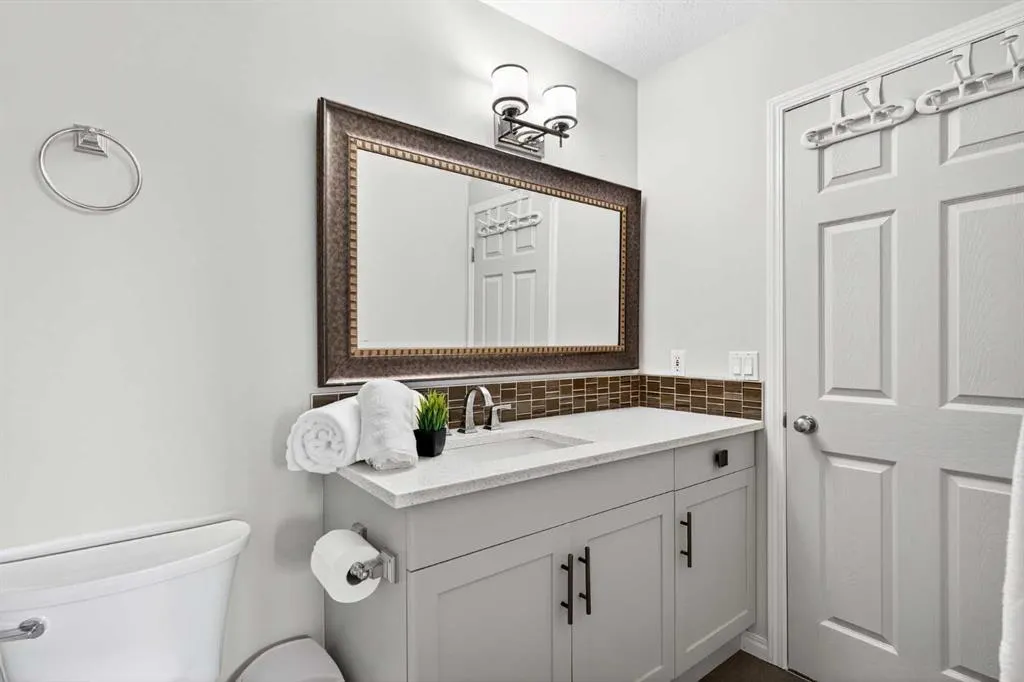 102 Canoe Square SW, #21