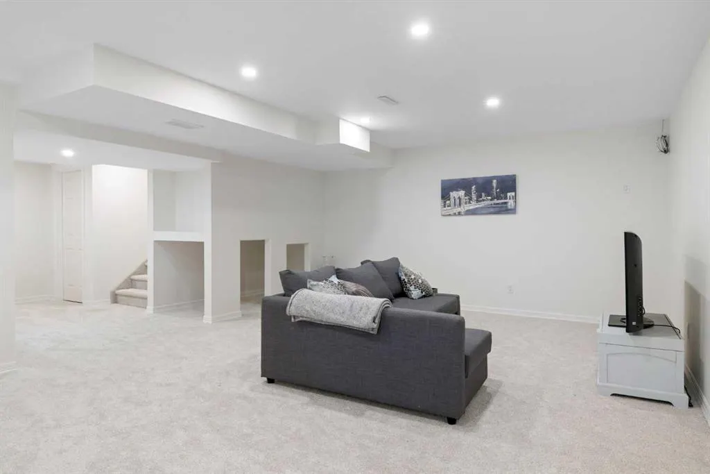 29 Sunset Close