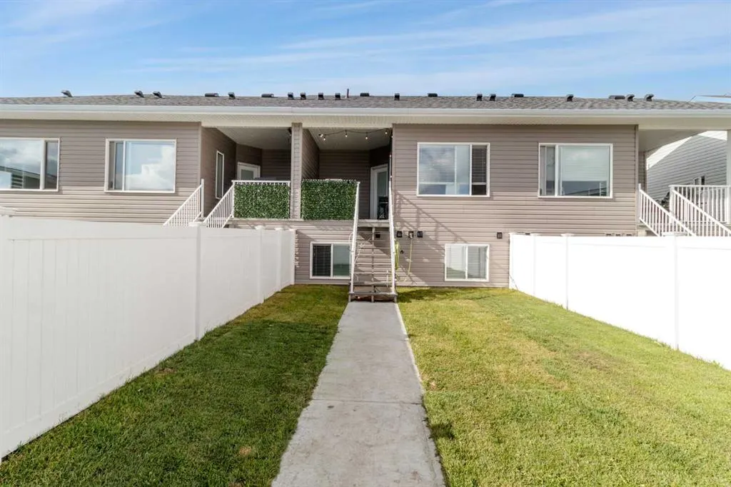 75 Ellington Crescent