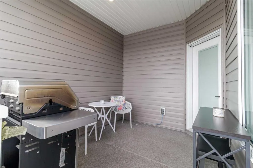 75 Ellington Crescent