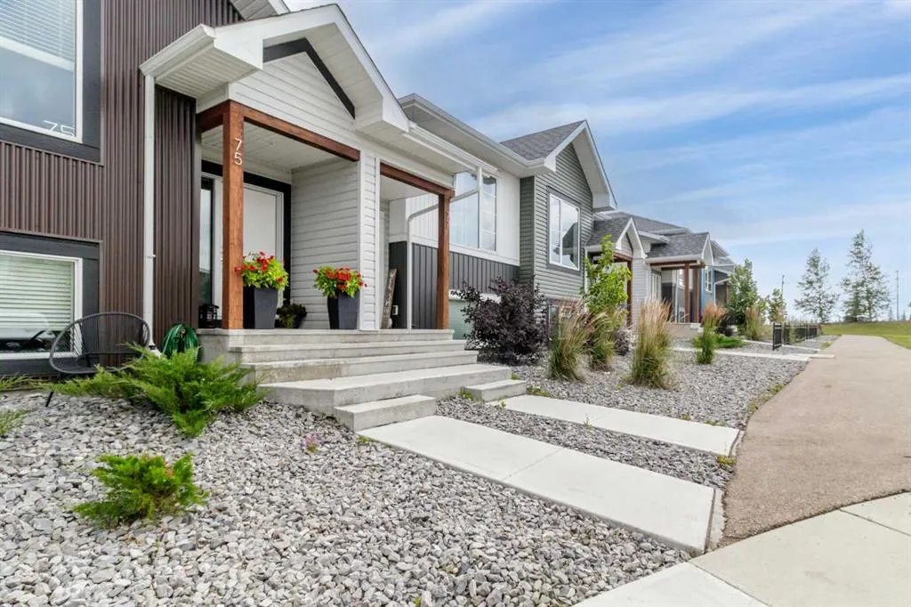 75 Ellington Crescent