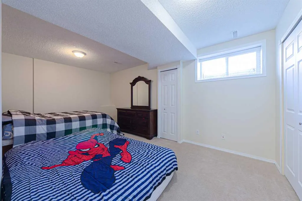 107 Thornbird Way SE