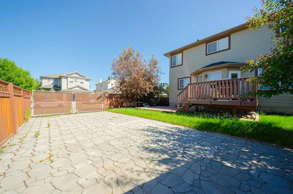 107 Thornbird Way SE