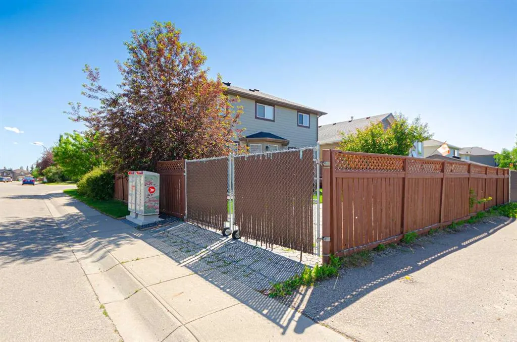 107 Thornbird Way SE