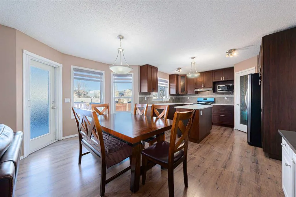 107 Thornbird Way SE