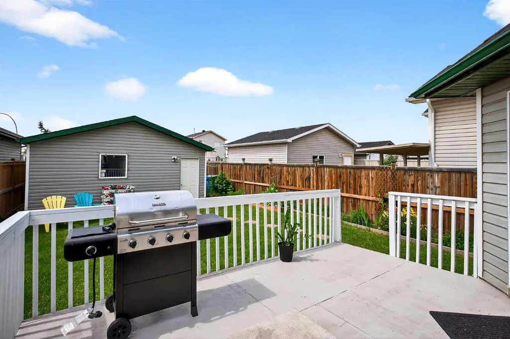 6 Martinvalley Court NE
