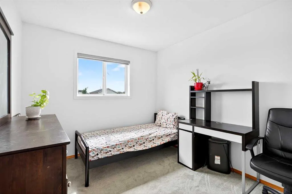 6 Martinvalley Court NE