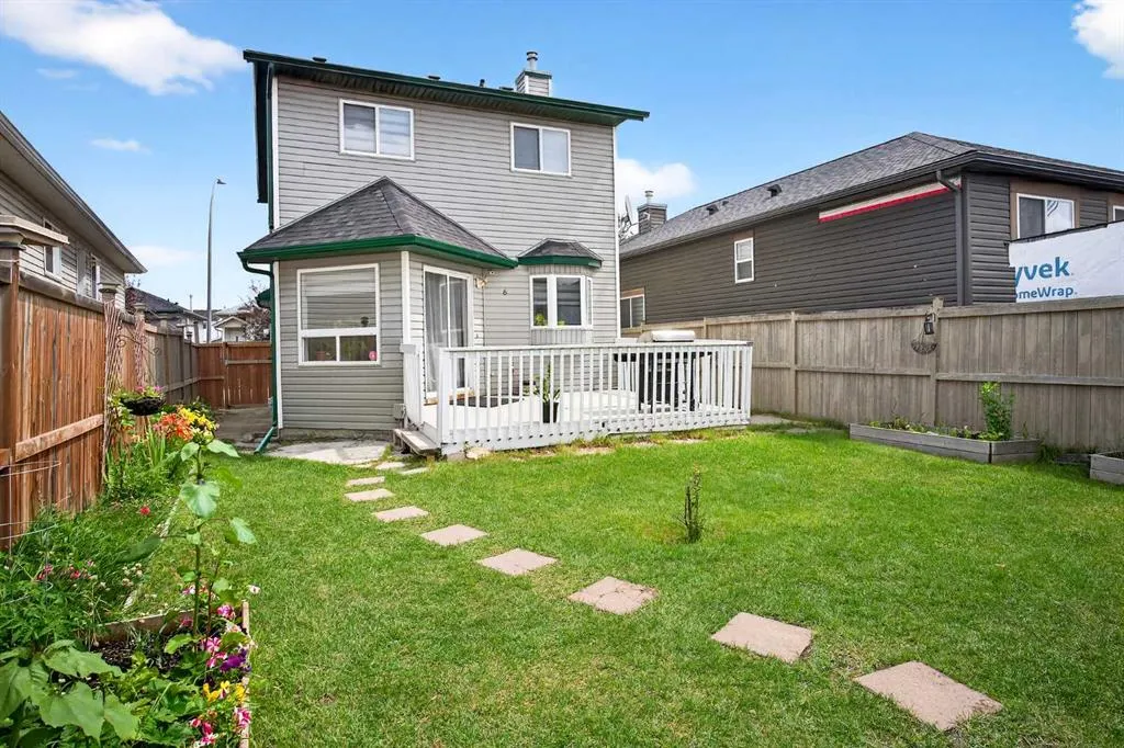 6 Martinvalley Court NE
