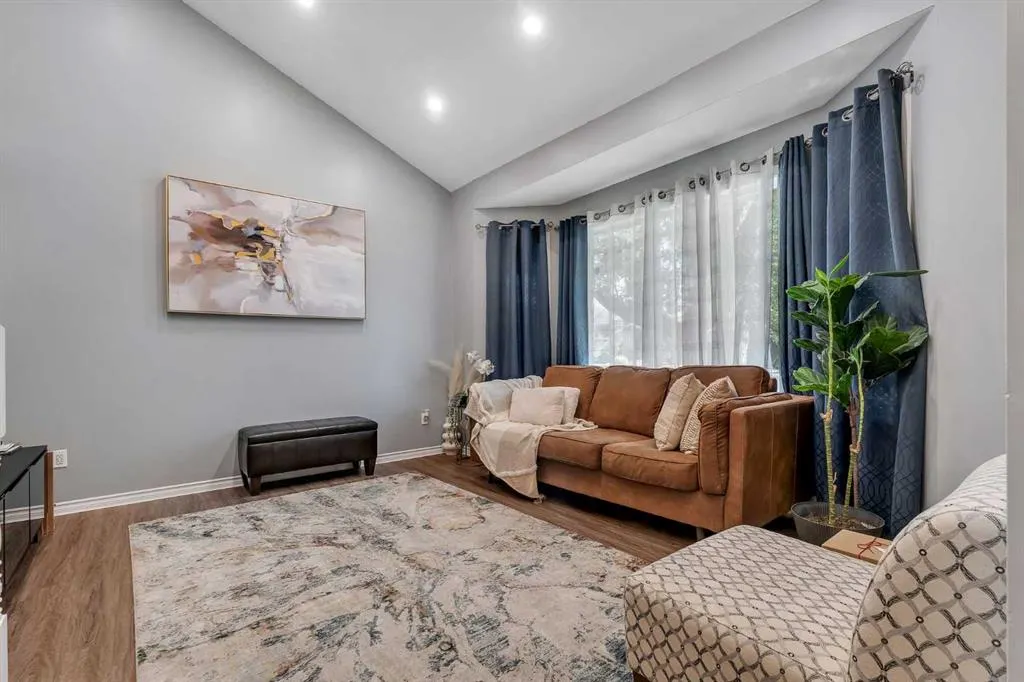 63 Erin Green Way SE