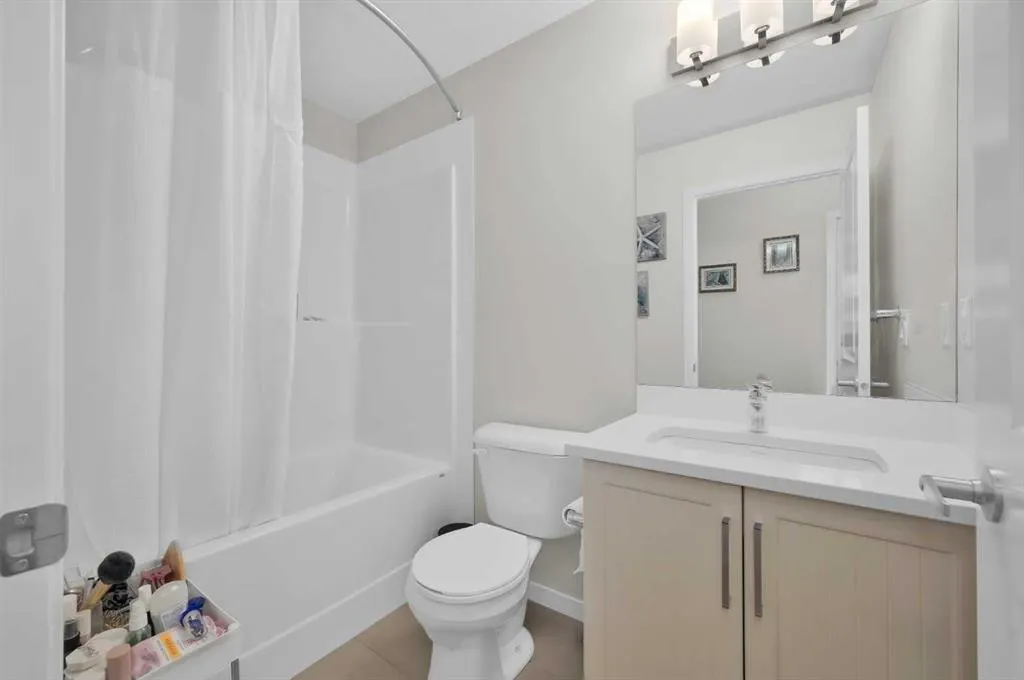 30 Mahogany Mews SE, #404