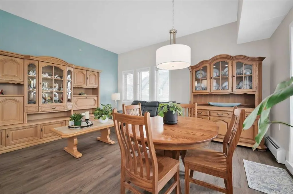 30 Mahogany Mews SE, #404