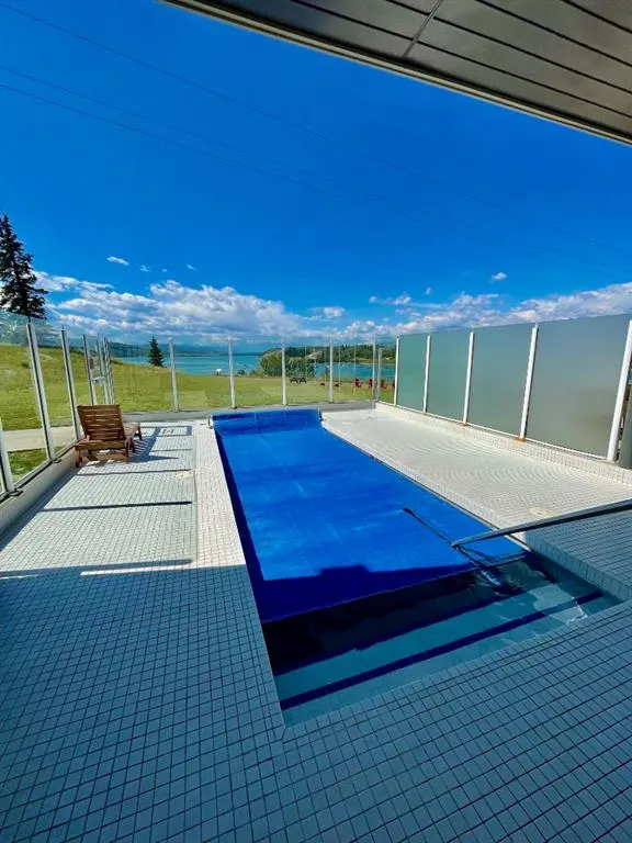 249 Cottageclub Crescent