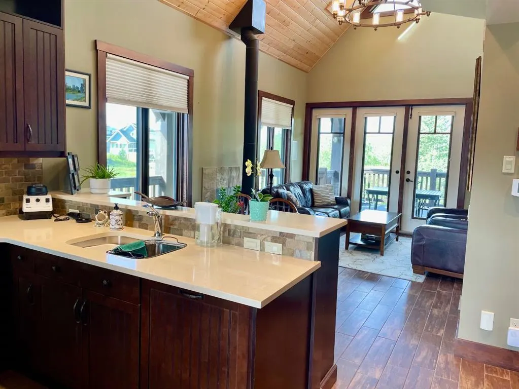 249 Cottageclub Crescent