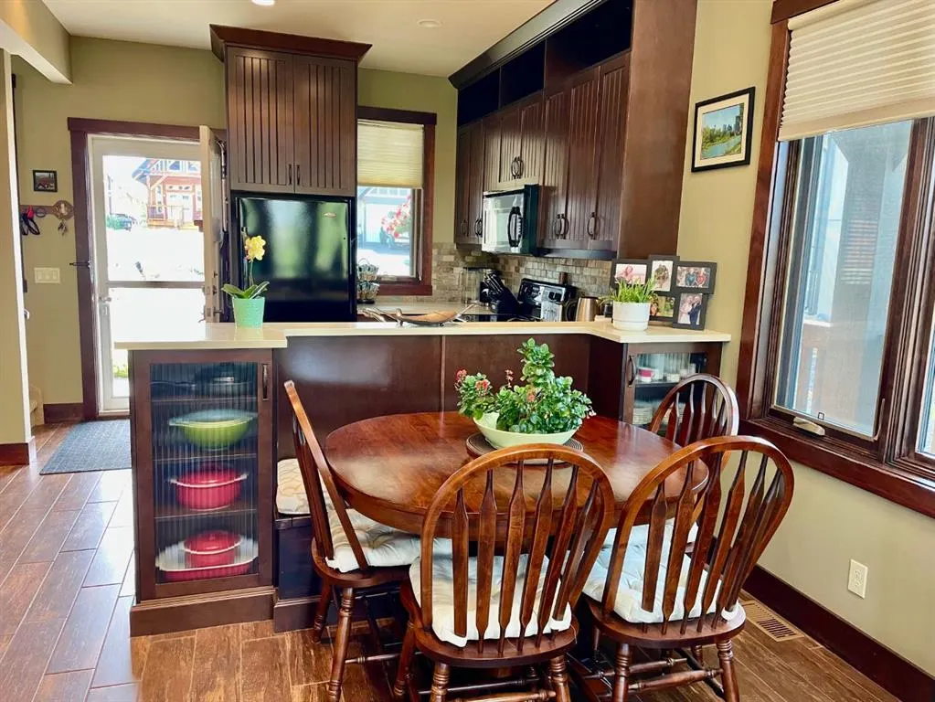 249 Cottageclub Crescent