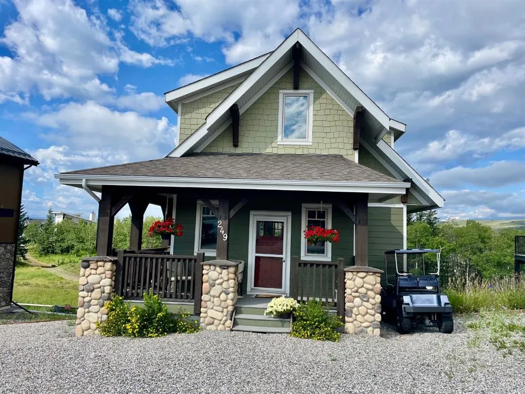 249 Cottageclub Crescent