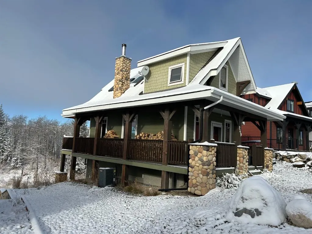 249 Cottageclub Crescent
