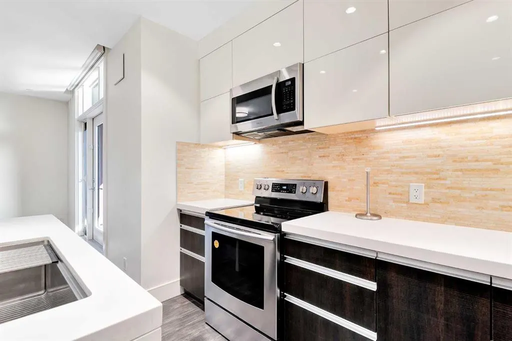 108 13 Avenue NE, #203