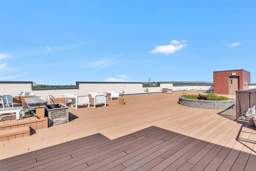 108 13 Avenue NE, #203