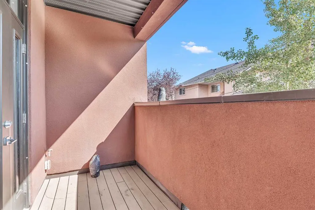 108 13 Avenue NE, #203
