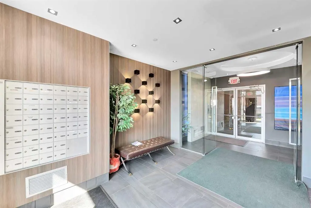 108 13 Avenue NE, #203