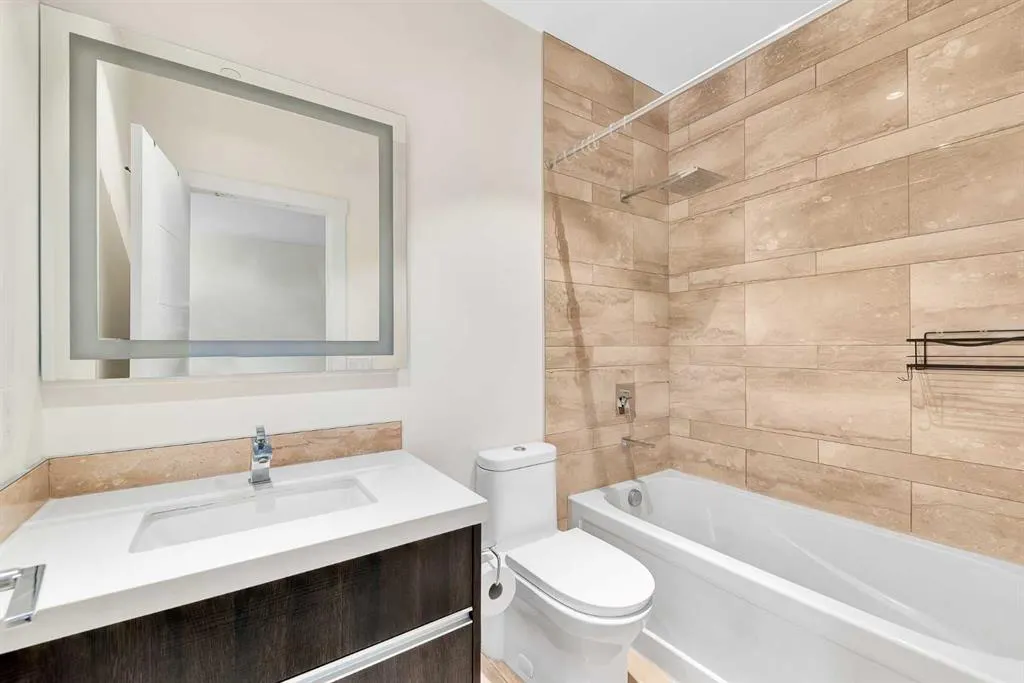 108 13 Avenue NE, #203