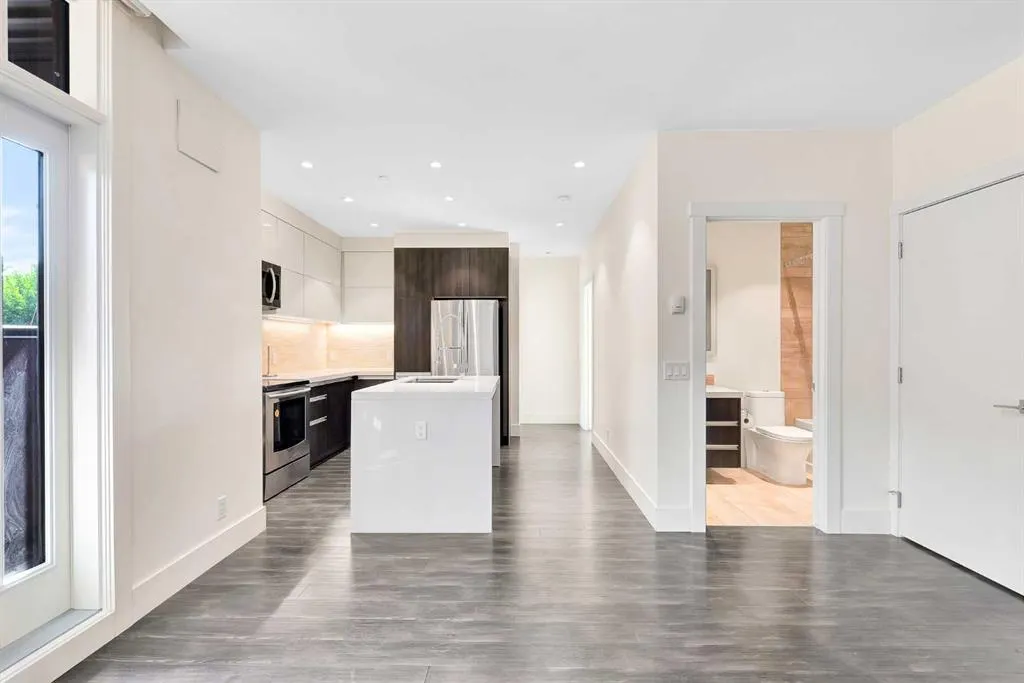 108 13 Avenue NE, #203