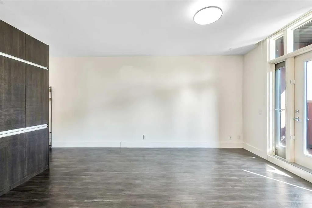 108 13 Avenue NE, #203