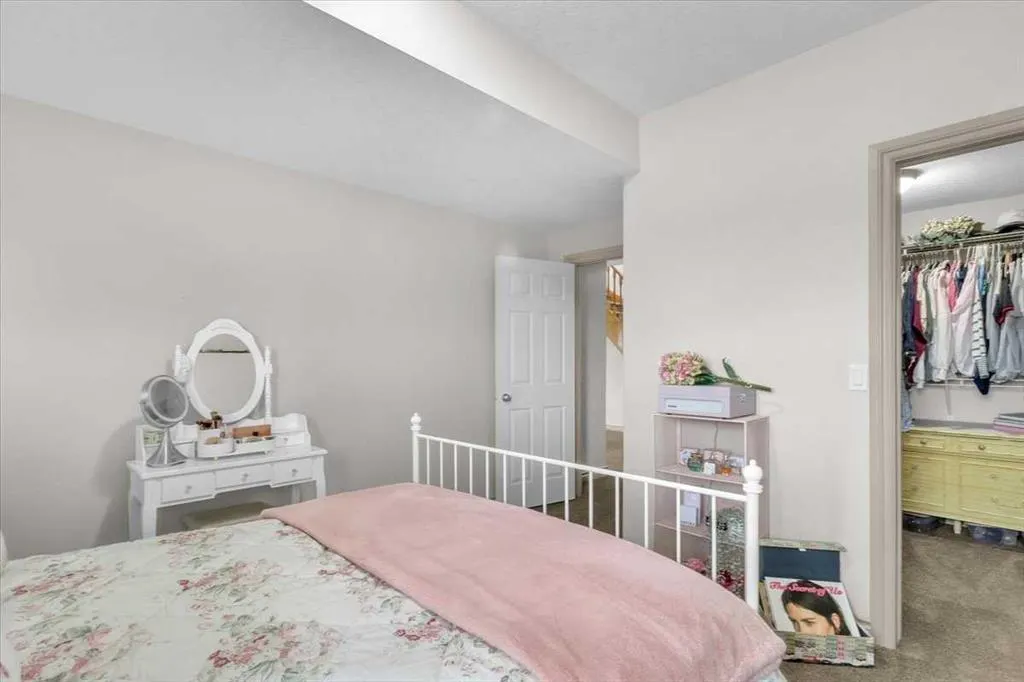 387016 Sundance Trail W