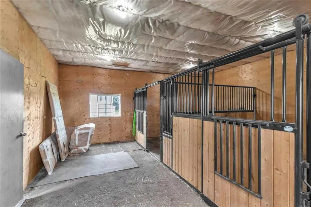 387016 Sundance Trail W