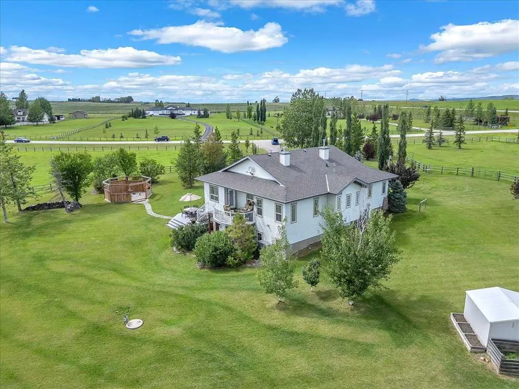 387016 Sundance Trail W
