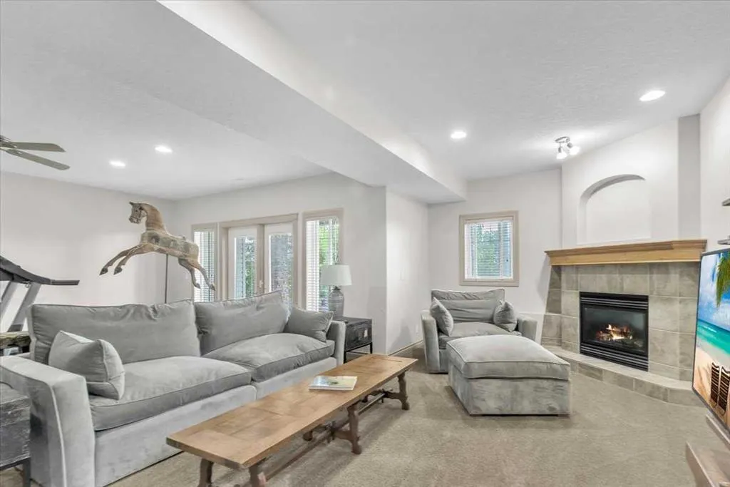387016 Sundance Trail W