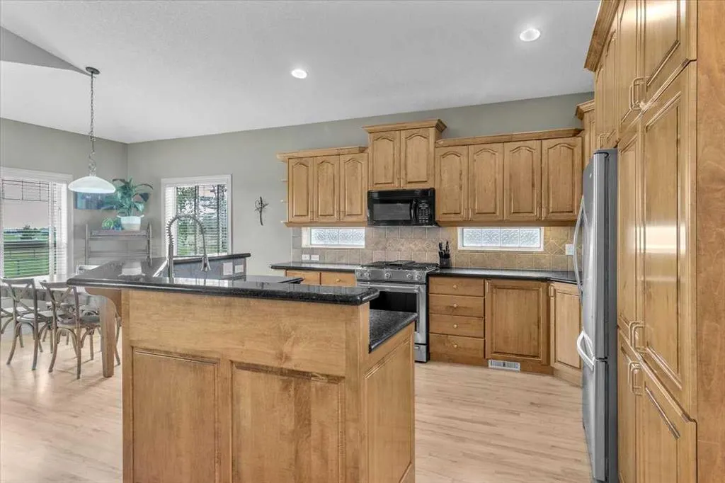387016 Sundance Trail W