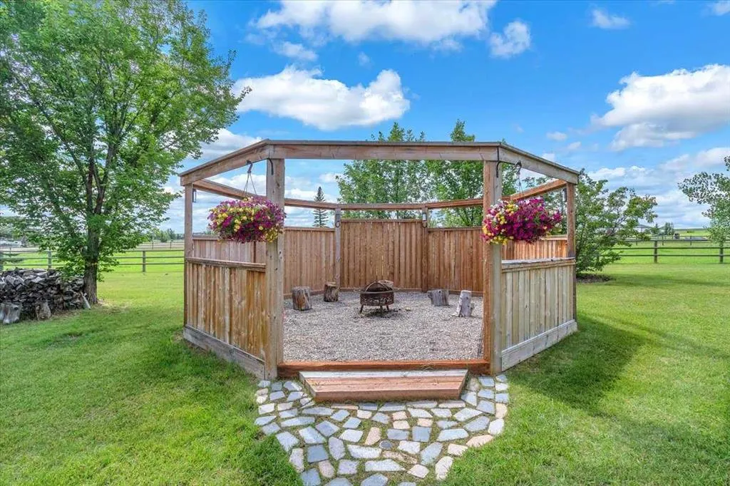 387016 Sundance Trail W