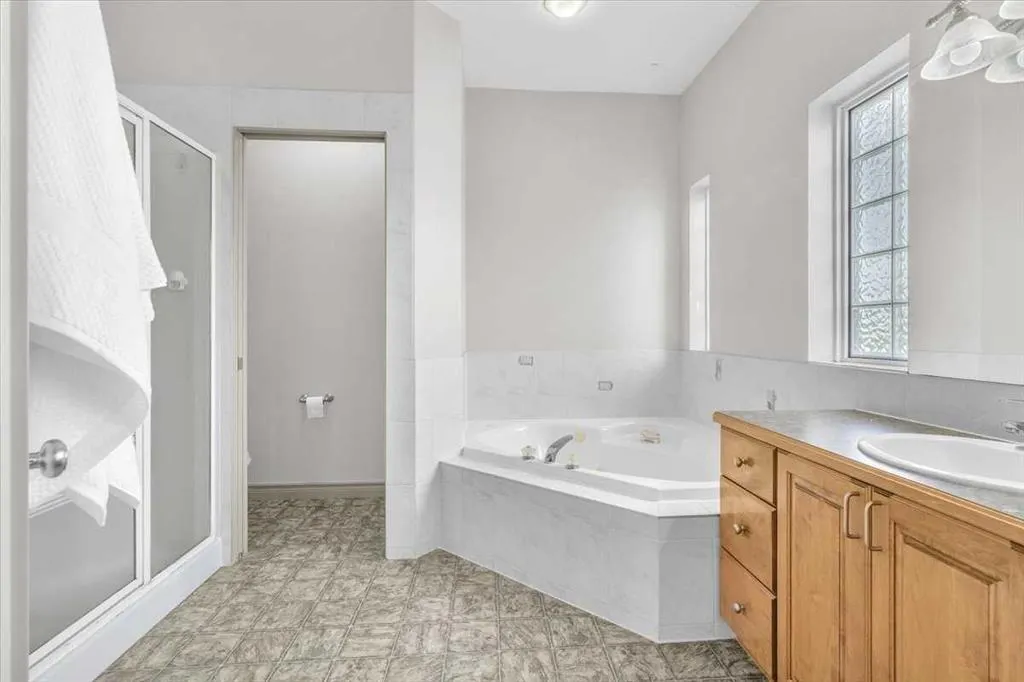 387016 Sundance Trail W