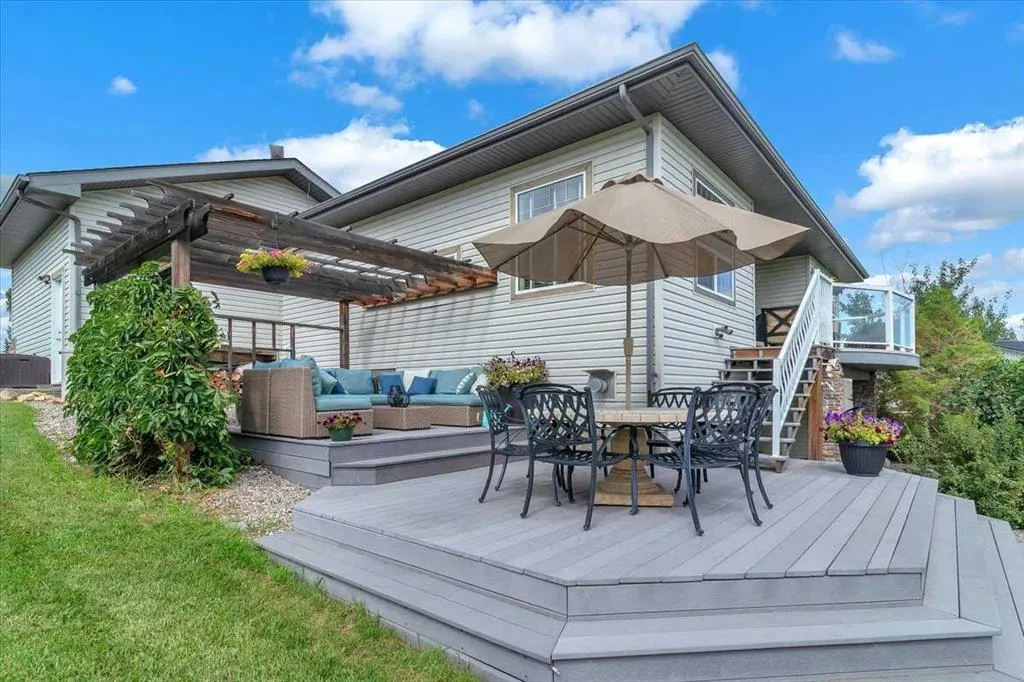 387016 Sundance Trail W