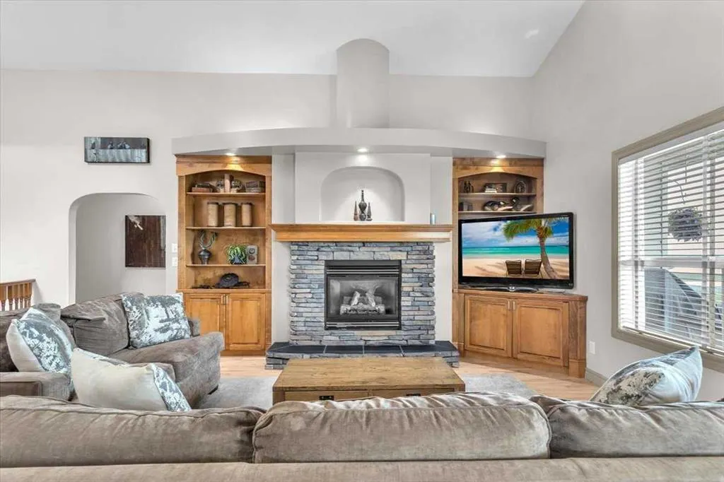 387016 Sundance Trail W
