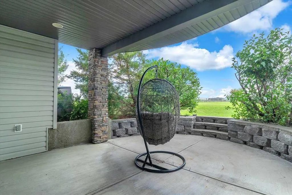 387016 Sundance Trail W