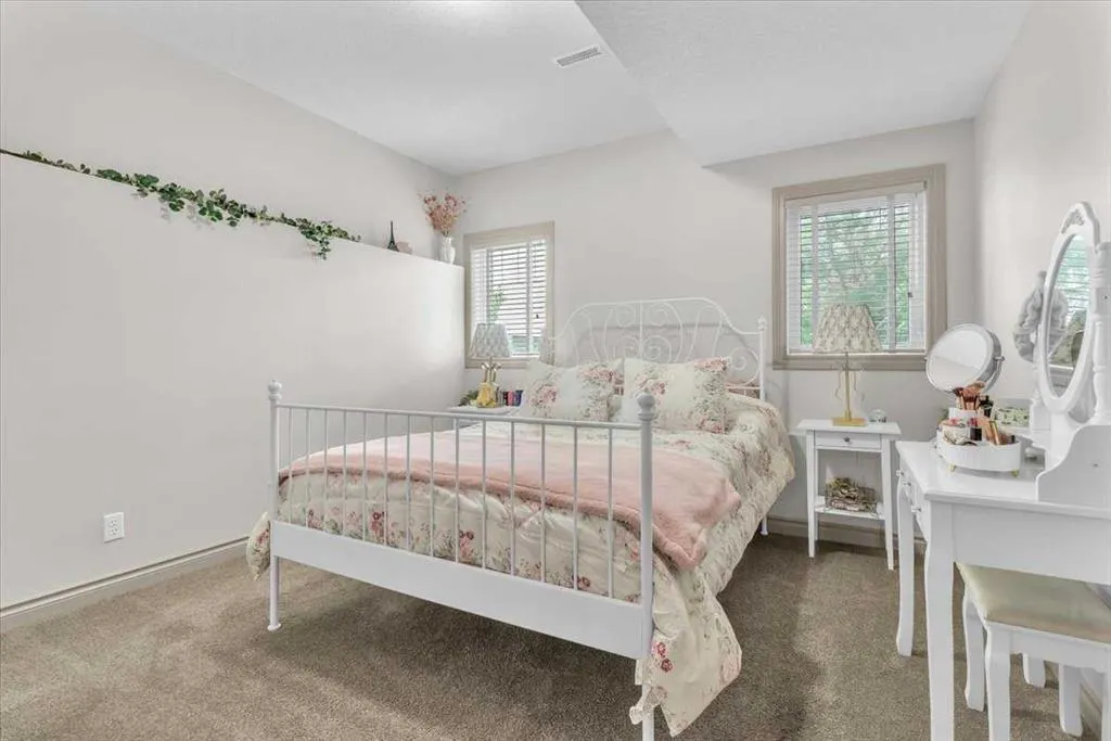 387016 Sundance Trail W