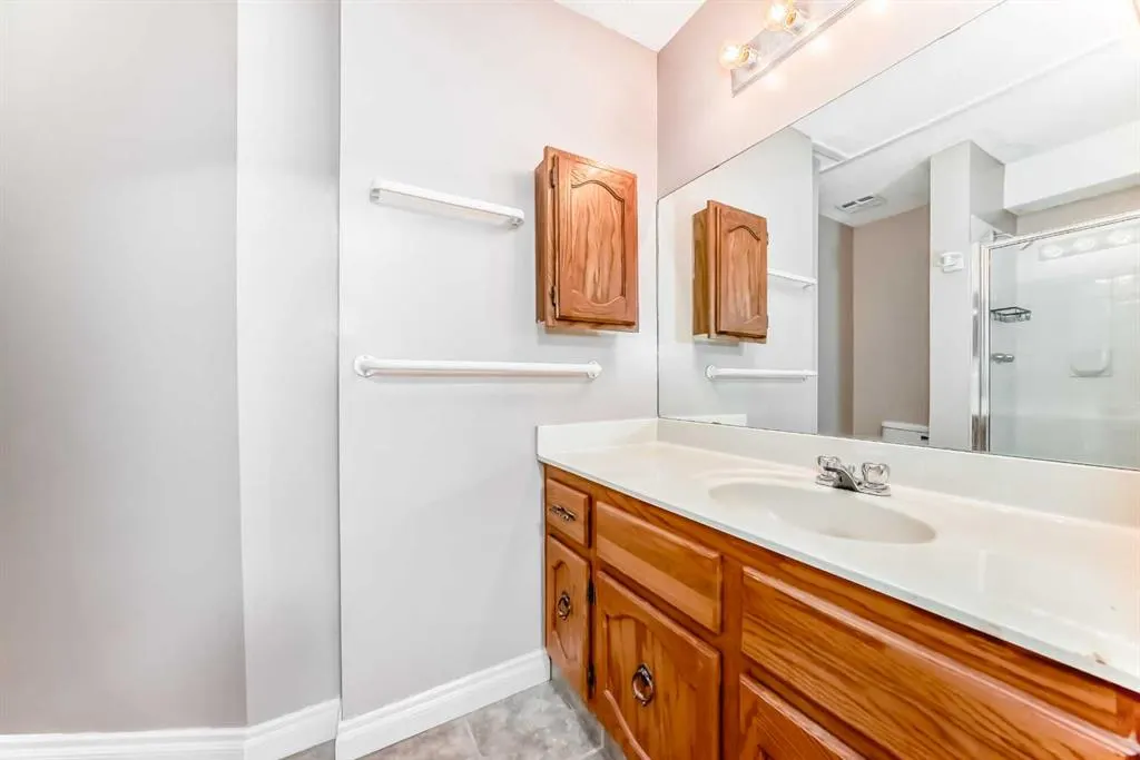 1001 68 Avenue SW, #304