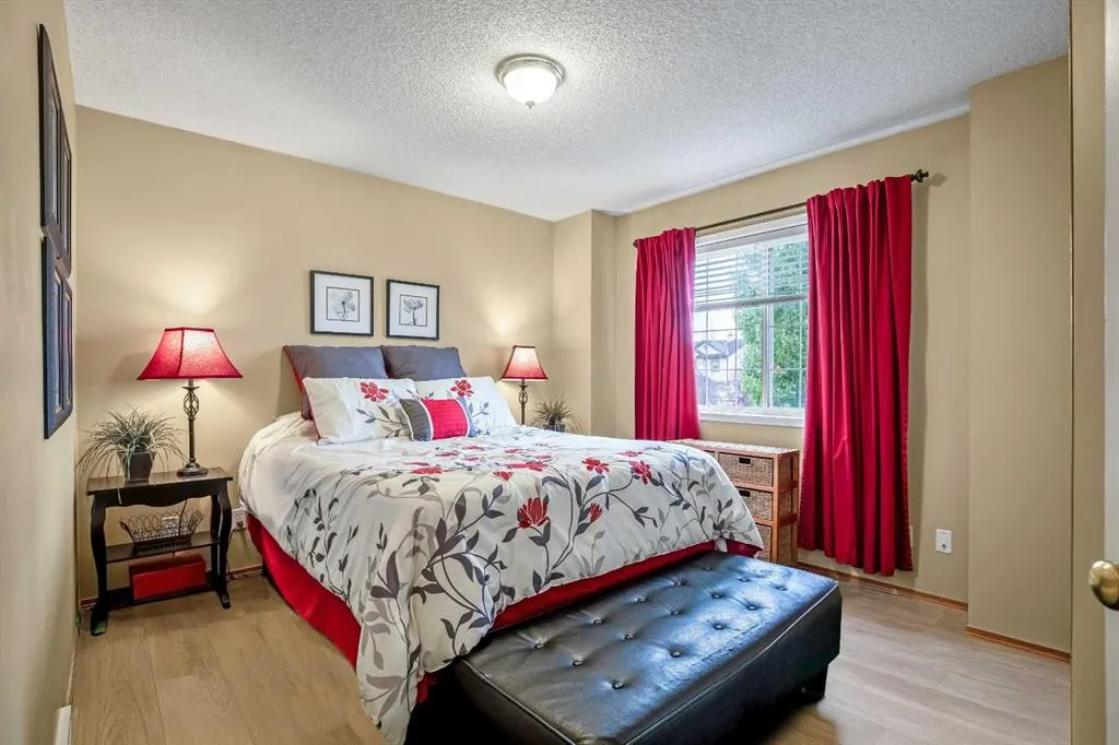 25 Country Hills Gate NW