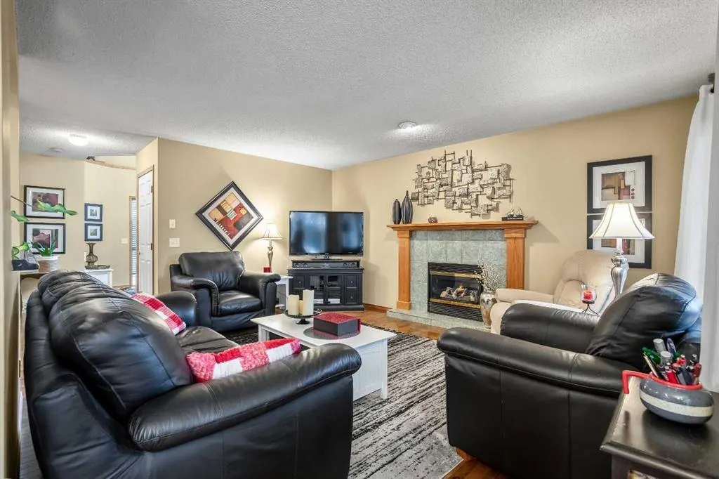 25 Country Hills Gate NW