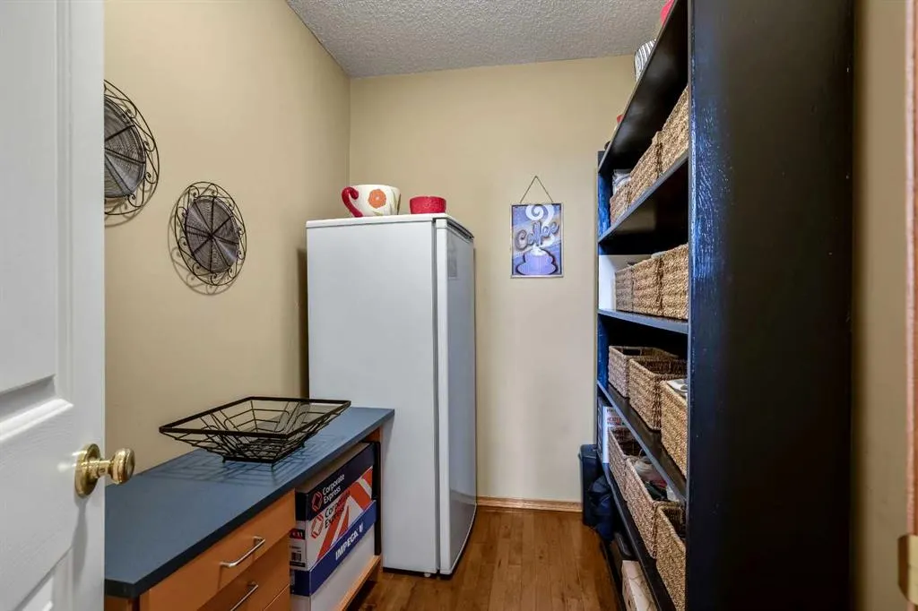 25 Country Hills Gate NW