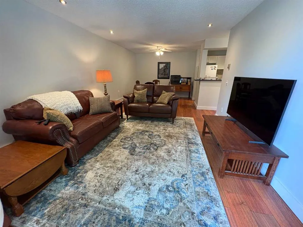 130 25 Avenue SW, #201